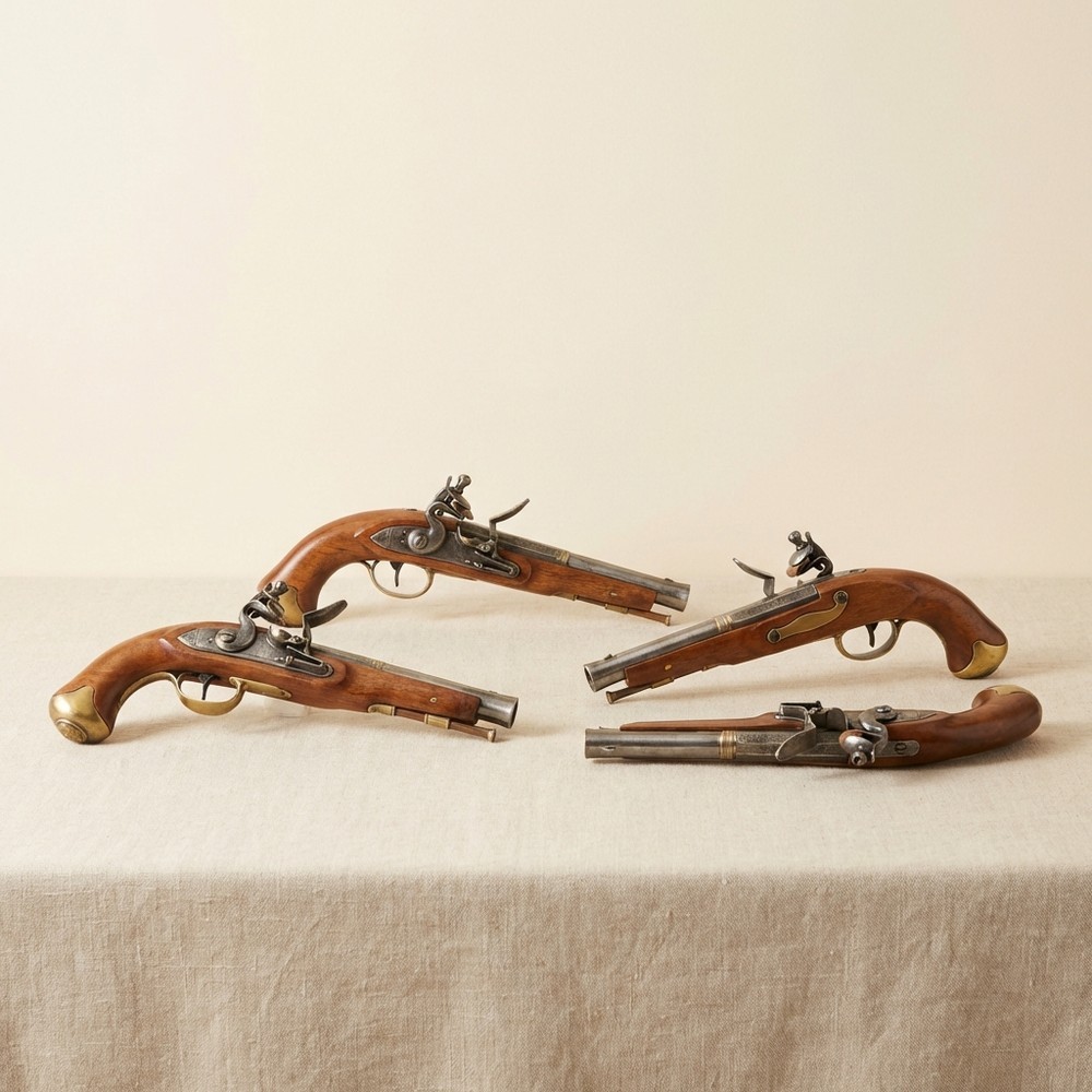 Декоративные макеты пистолетов