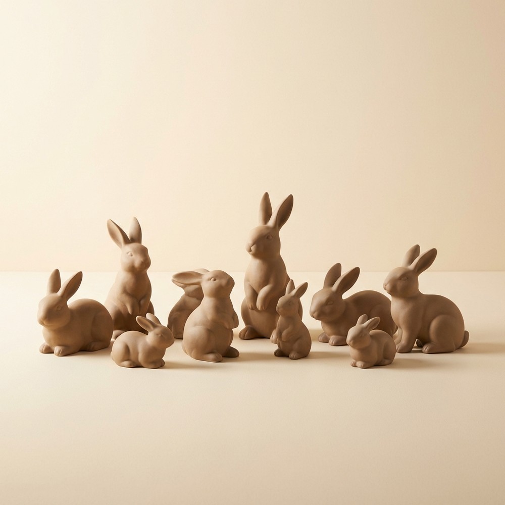 Садовые фигурки кроликов и зайцев