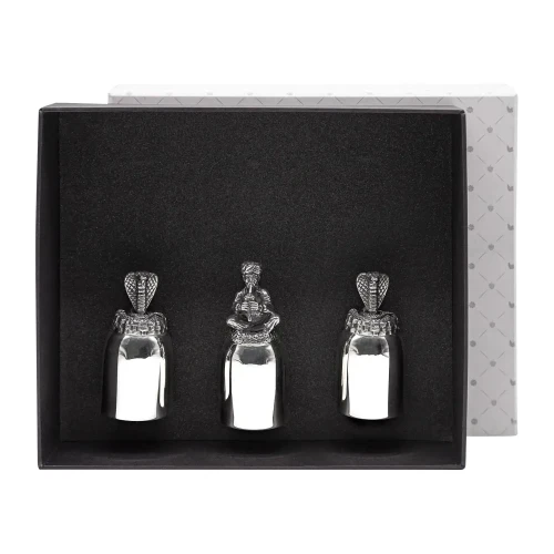 Набор рюмок "Заклинатель змей" посеребренный с чернением Набор рюмок "Заклинатель змей" посеребренный с чернением