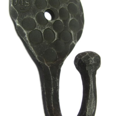 Настенный крючок "Железное сердце"