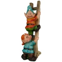 Декоративная садовая фигурка "Пара гномов на лестнице"