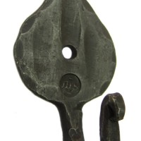 Настенный крючок "Осиновый листок"