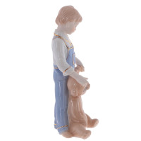 Фигурка декоративная "Мальчик с мишкой"