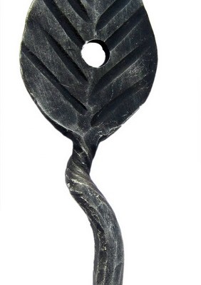 Настенный крючок "Листок петуньи"