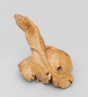 Статуэтка "Наблюдательная игуана"                    