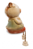 Декоративная статуэтка "Мечтающая свинка"