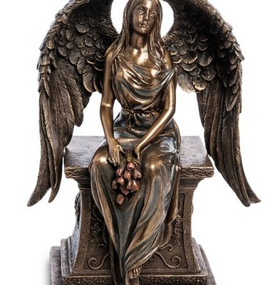 Статуэтка "Ангел с розами"