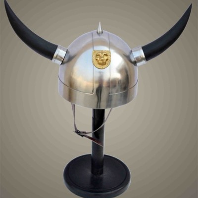 Шлем викинга с рогами