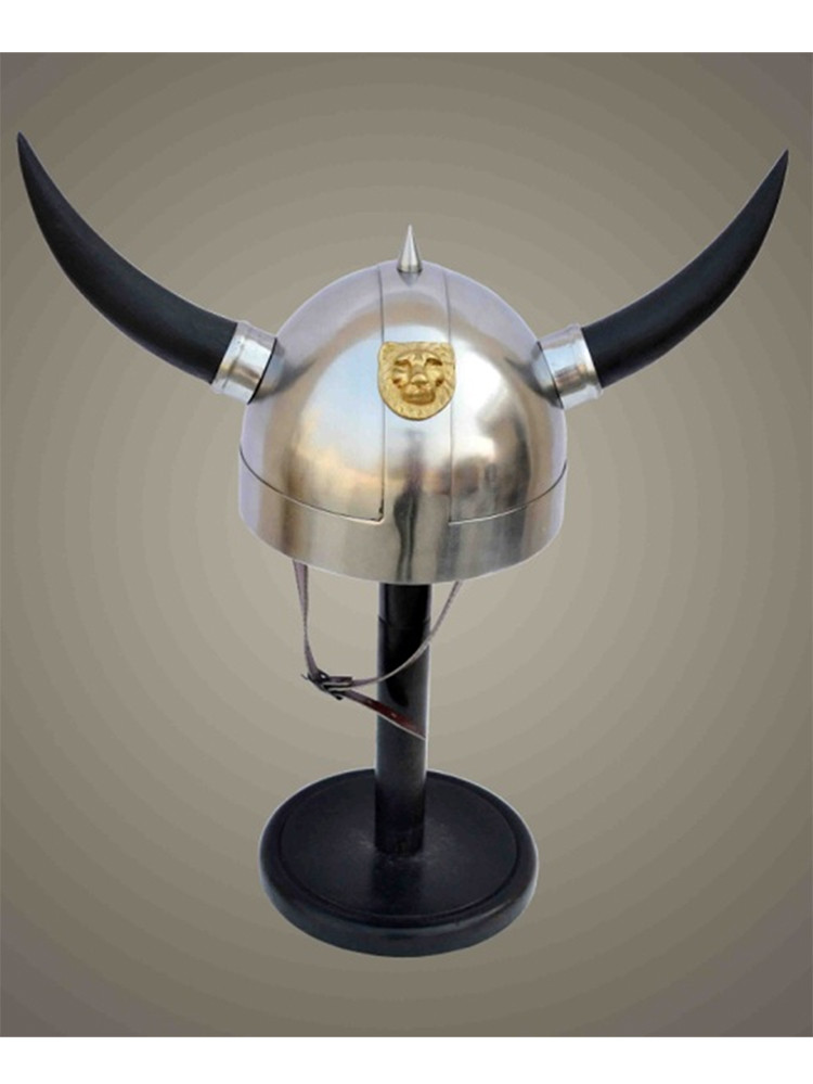 Шлем викинга с рогами