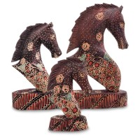 Набор фигурок "Лошади в цветах"