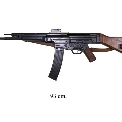 Макет немецкой штурмовой винтовки "STG-44" 