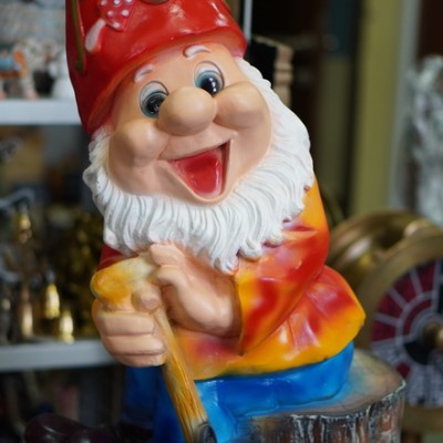 Декоративная садовая фигурка "Гном дачник"