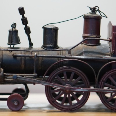 Винтажная статуэтка паравоз с вагоном