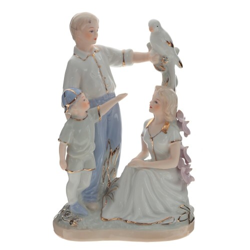 Статуэтка из фарфора "Семья"