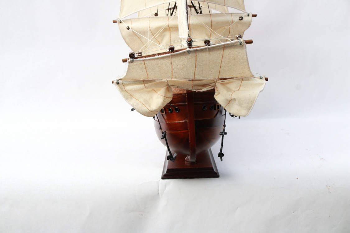 Модель парусника "HM Bark Endeavour", Англия