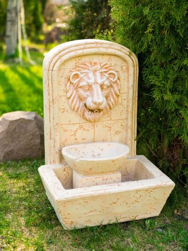 Декоративный фонтан для сада "Голова льва"     