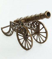 Декоративная фигурка "Старинная пушка"