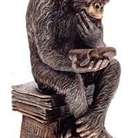 Декоративная фигурка "Просвещенная обезьяна"