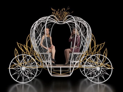 Световая инсталляция 'Карета 'Лесное волшебство"