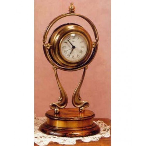 Часы в классическом стиле