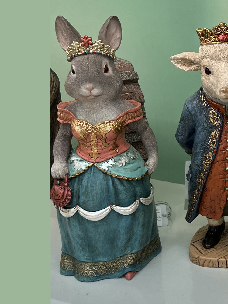 Фигурка интерьерная Зайчиха с диадемой