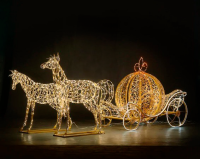 Световая инсталляция "Карета 'Принцессы' с Волшебными Лошадьми"