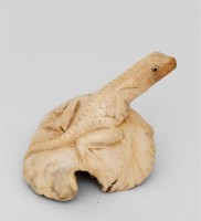 Статуэтка "Ящерица на камне"                  