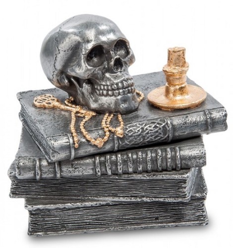 Шкатулка "Череп и подсвечник"