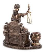 Статуэтка с подсвечниками "Богиня Фемида"