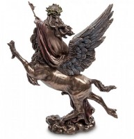 Статуэтка "Женщина на грифоне"
