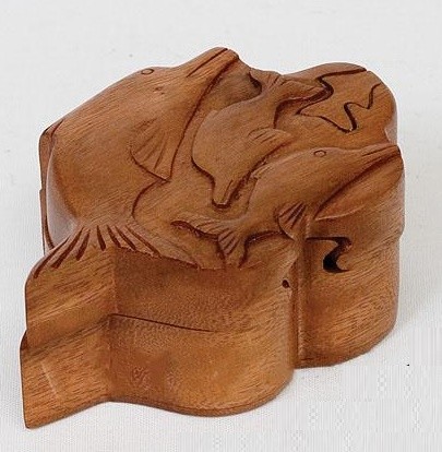 Шкатулка с секретом "Дельфины"