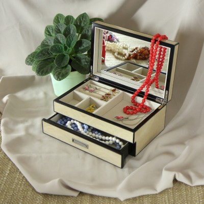 Шкатулка ювелирная