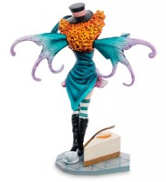 Статуэтка "Фея с кусочком торта"    