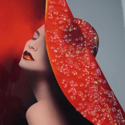 Панно с кристальным декором "Девушка в красной шляпе", L51 W2,5 H71 см