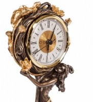 Часы "Хранительница времени"