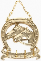 Латунная ключница "Лошади в подкове"