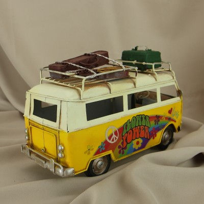 Ретро-автобус Фольксваген Т1,  'Flower Power'