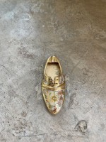 Пепельница "Башмак" латунь резная CHUNIYA JALI белая эмаль h-8 см