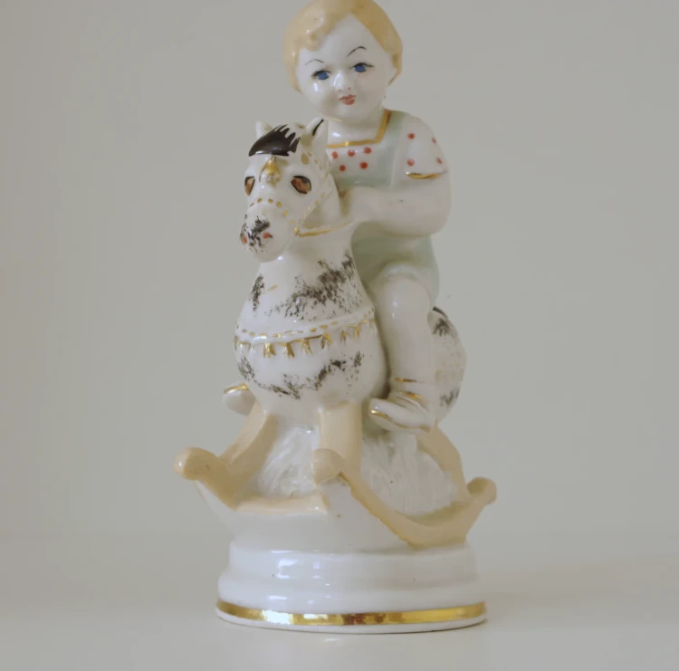 Статуэтка Мальчик на лошадке-качалке, Гжель, 1950-е