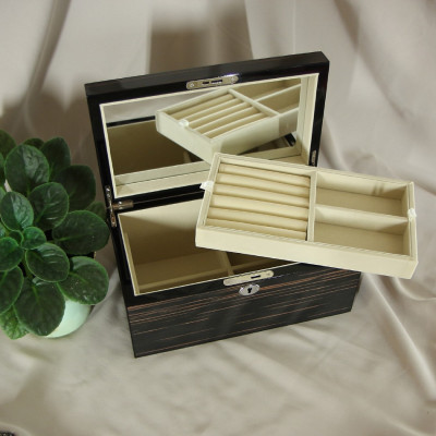 Шкатулка ювелирная