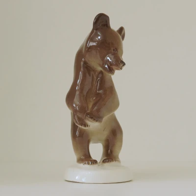 Статуэтка Медведь, фарфор Гжель, артель ХК, 1950-е