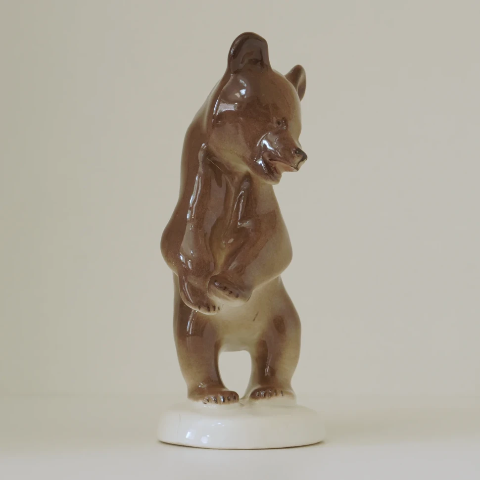 Статуэтка Медведь, фарфор Гжель, артель ХК, 1950-е