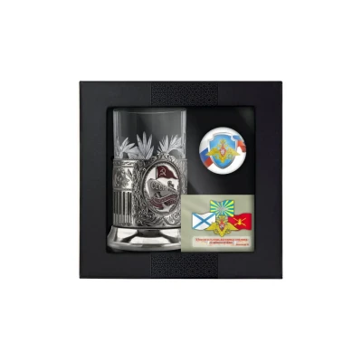 Набор для чая "Почетному работнику Морфлота" никел. с с эмалью с открыткой и значком "Вооруженные силы" Набор для чая "Почетному работнику Морфлота" никел. с с эмалью с открыткой и значком "Вооруженные силы"