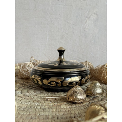 Шкатулка латунь резная