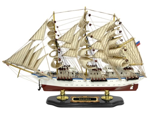 Модель парусника Надежда, 52 см Модель парусника Надежда, 52 см