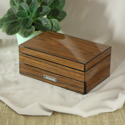 Шкатулка для ювелирных украшений