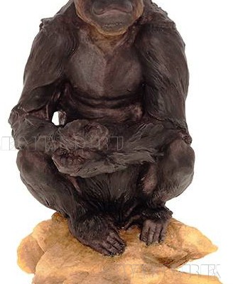 Декоративная фигурка "Орангутан на камне" Декоративная фигурка "Орангутан на камне"