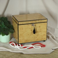 Шкатулка ювелирная