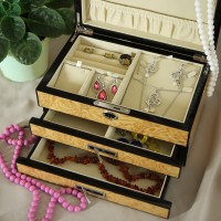 Шкатулка ювелирная