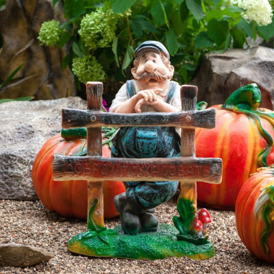 Декоративная садовая фигурка "Гостеприимный хозяин"